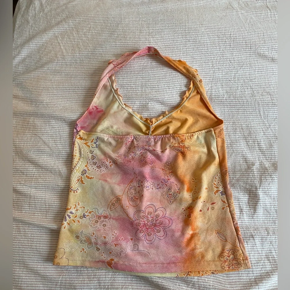 Cute halter top - Picture 2 of 3